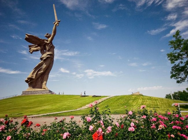 20 колоссальных монументов и статуй по всему миру