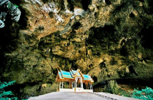 Пещера Прайя Нахон