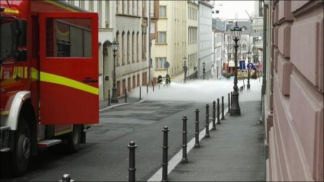 Белый «туман» в городе Майнц в Германии
