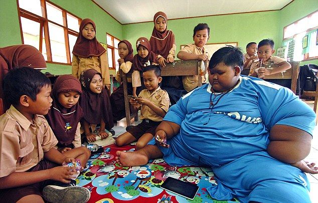 Самый толстый в мире мальчик отправился в школу