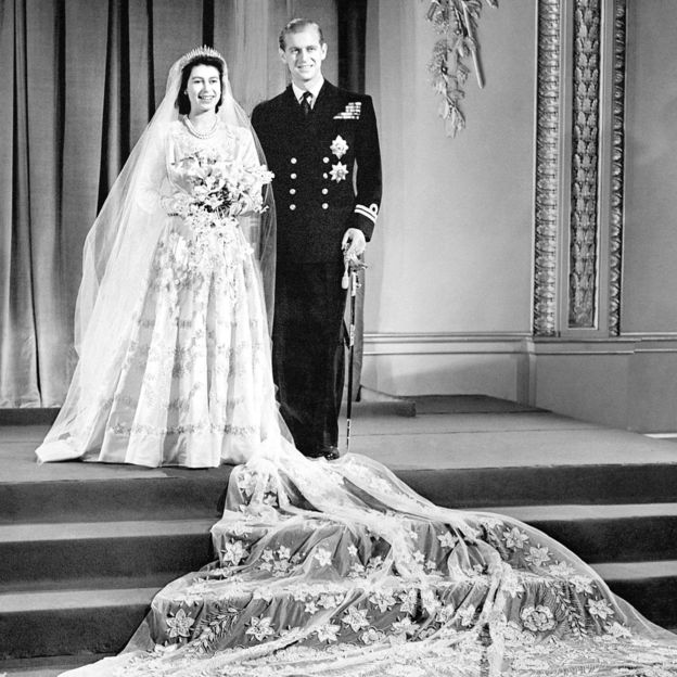 Елизавета II и принц Филипп отмечают платиновую свадьбу