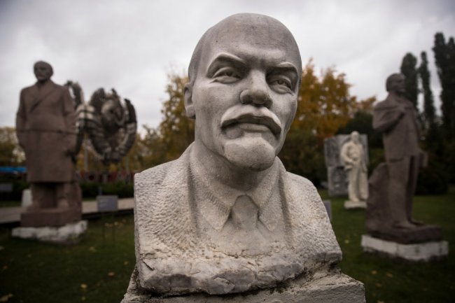 Ко 100-летию революции: памятники Ленину