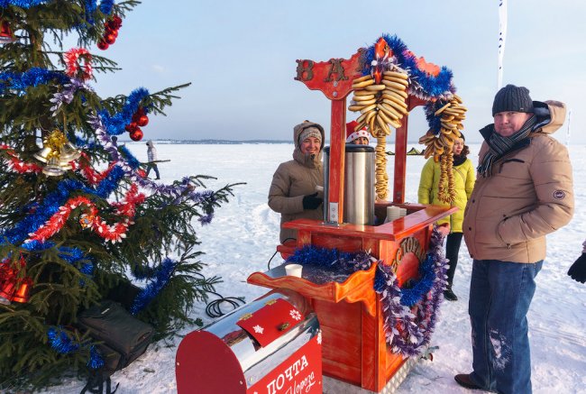 Кайт-парад Дедов Морозов в Чебоксарах