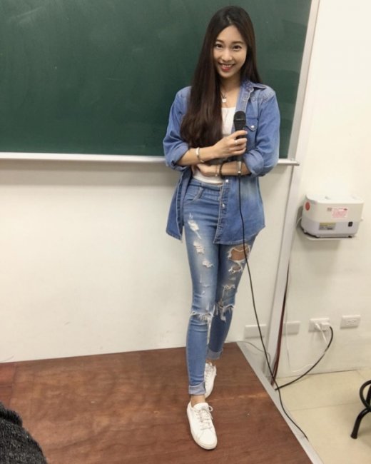 Чэн Цзя-вэнь -самая горячая учительница на Тайване