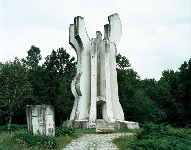 Футуристические военные мемориалы бывшей Югославии