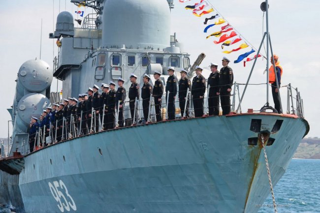 Военно-морской парад в Севастополе