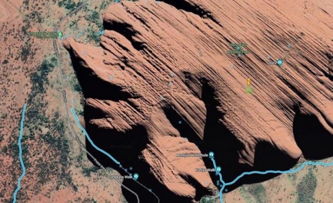 История красной горы Улуру, на которую нельзя подниматься даже виртуально