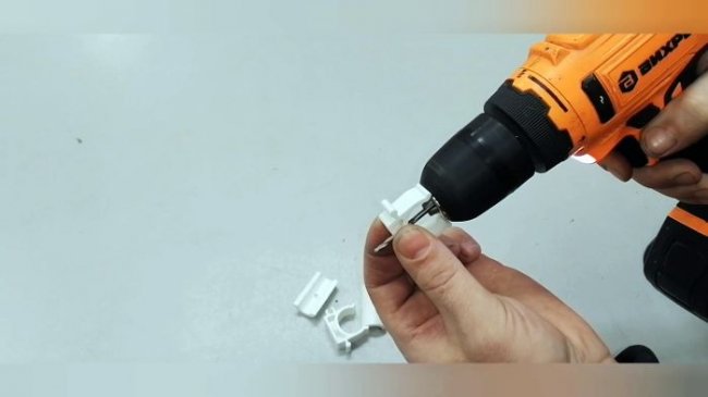 Самодельная сушилка на батарею из обрезков пластиковой трубы