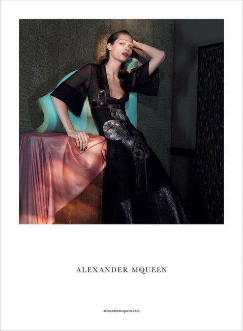 Рекламная кампания Alexander McQueen