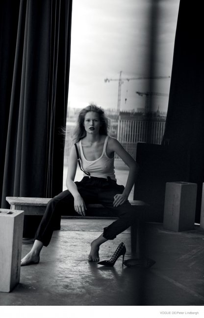 Анна Юэрс в Vogue Germany