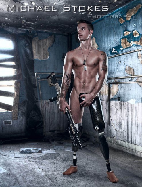 Ветераны-инвалиды в сексуально заряженной календарной фотосессии Майкла Стокса