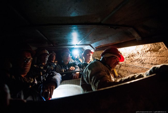 Как выглядит самая глубокая шахта в России