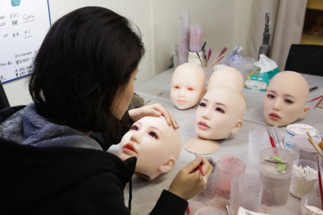 Ручное производство секс-кукол в Японии